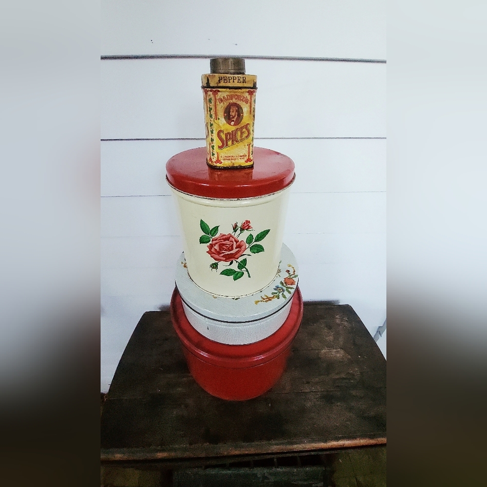 Vintage Cottagecore Shabby Chic Red Floral Tin Collection Set Of 4 - Picture 4 of 14